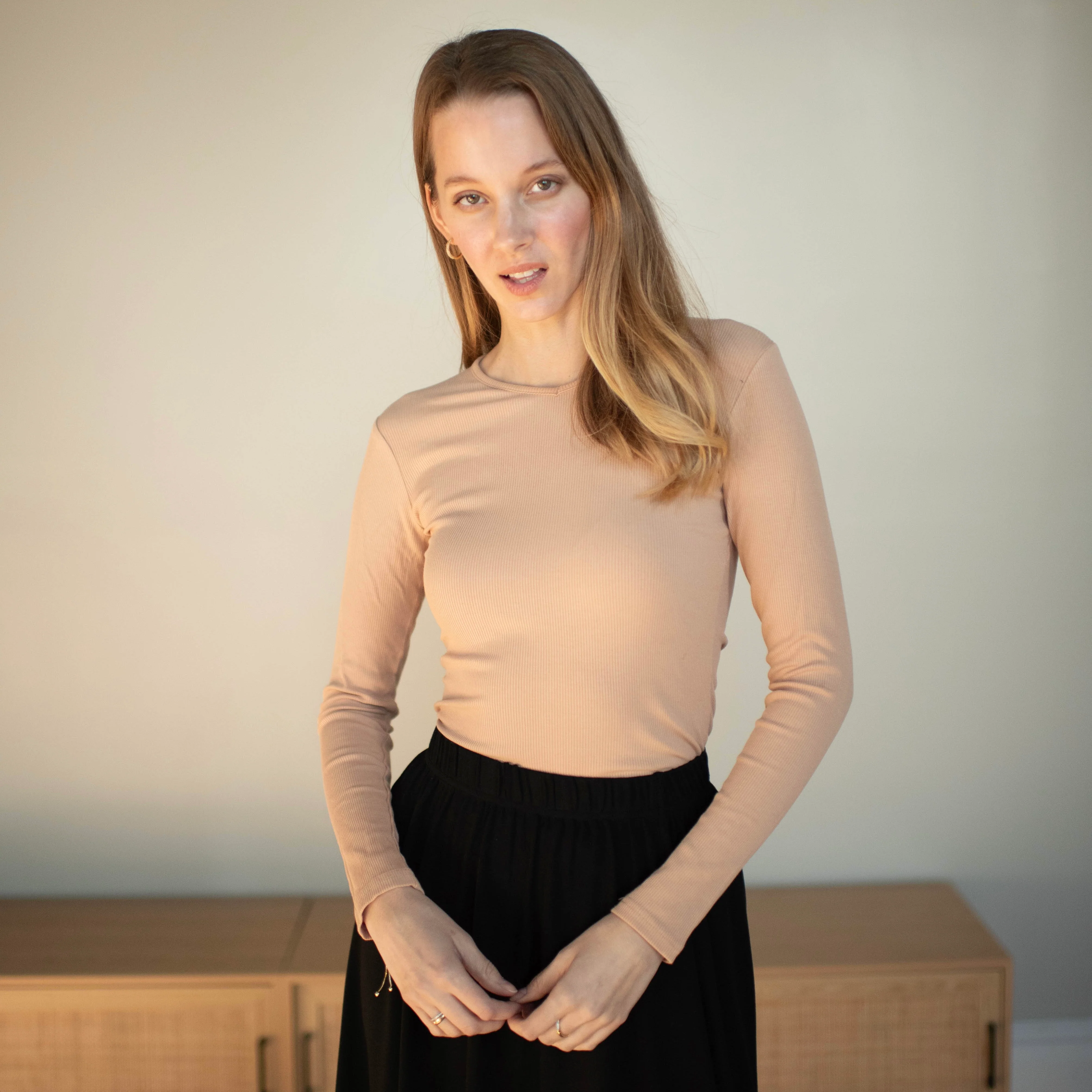 Ribbed V-neck Tee | Oatmeal - Image 3